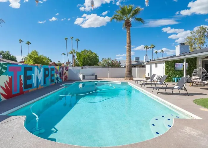 Holiday home Gem Mural Art Garage Near Freeway Tempe